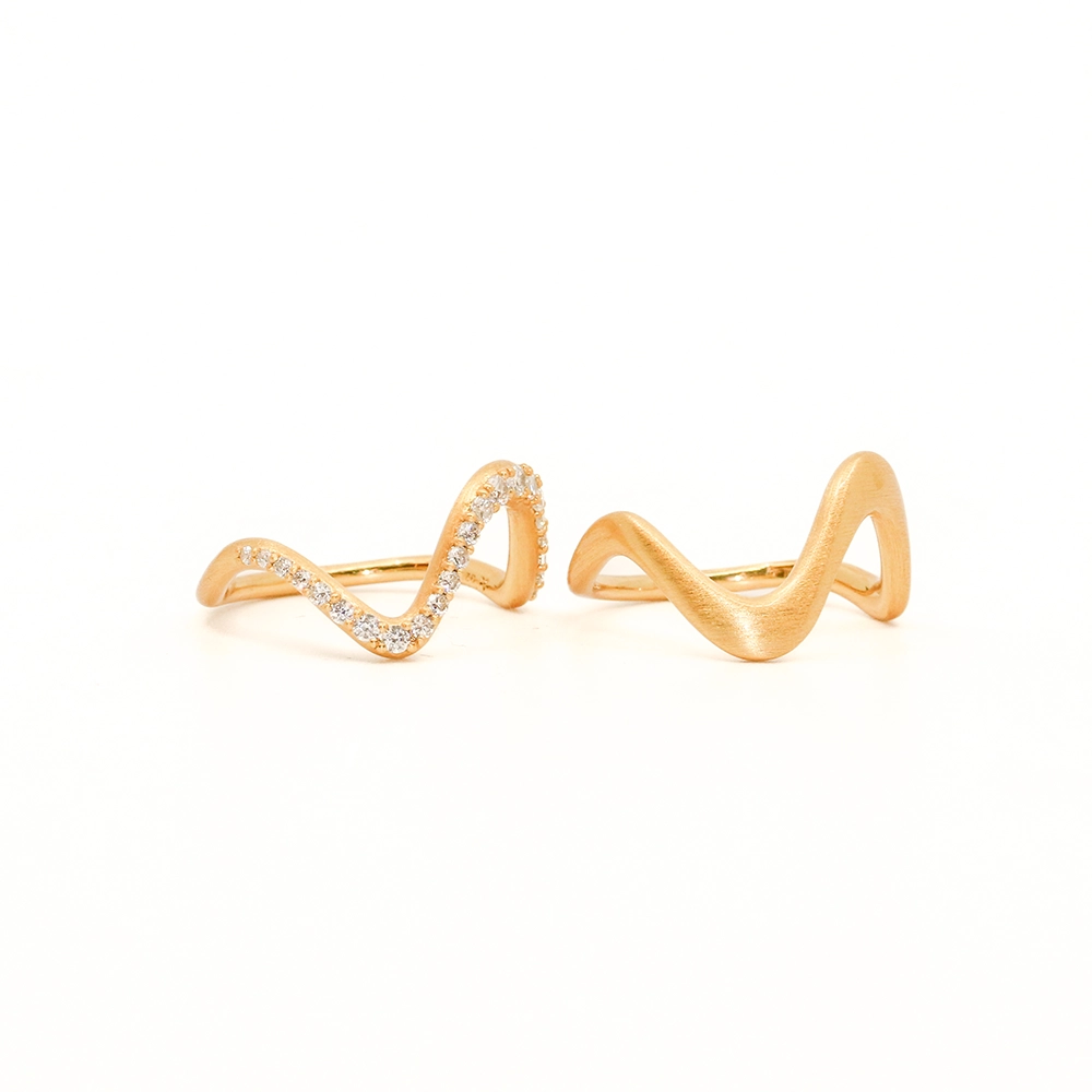 Wave ring and Wave Sparkel ring beside eachother by byBiehl